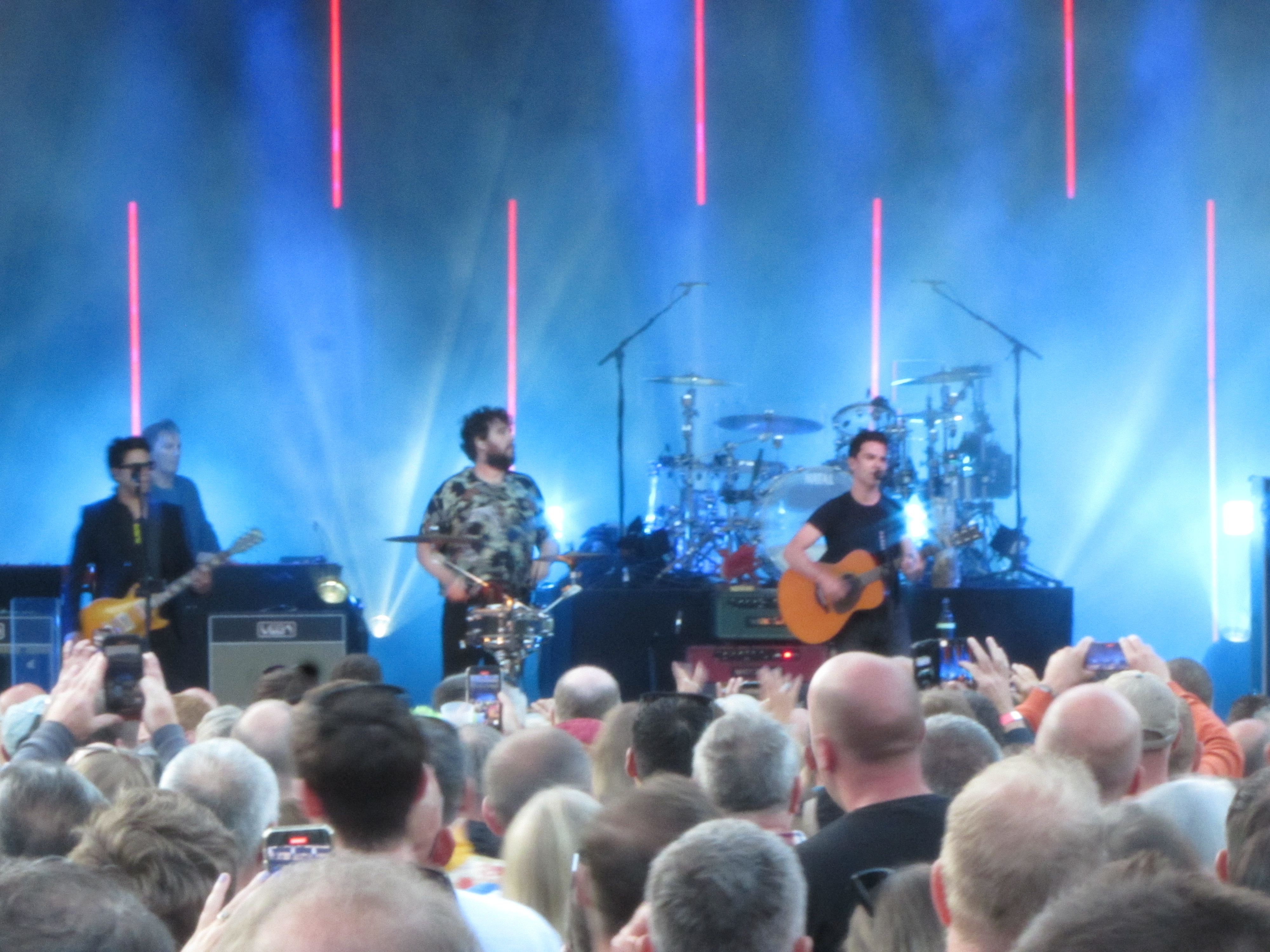 The Stereophonics live on stage at Eden Session.