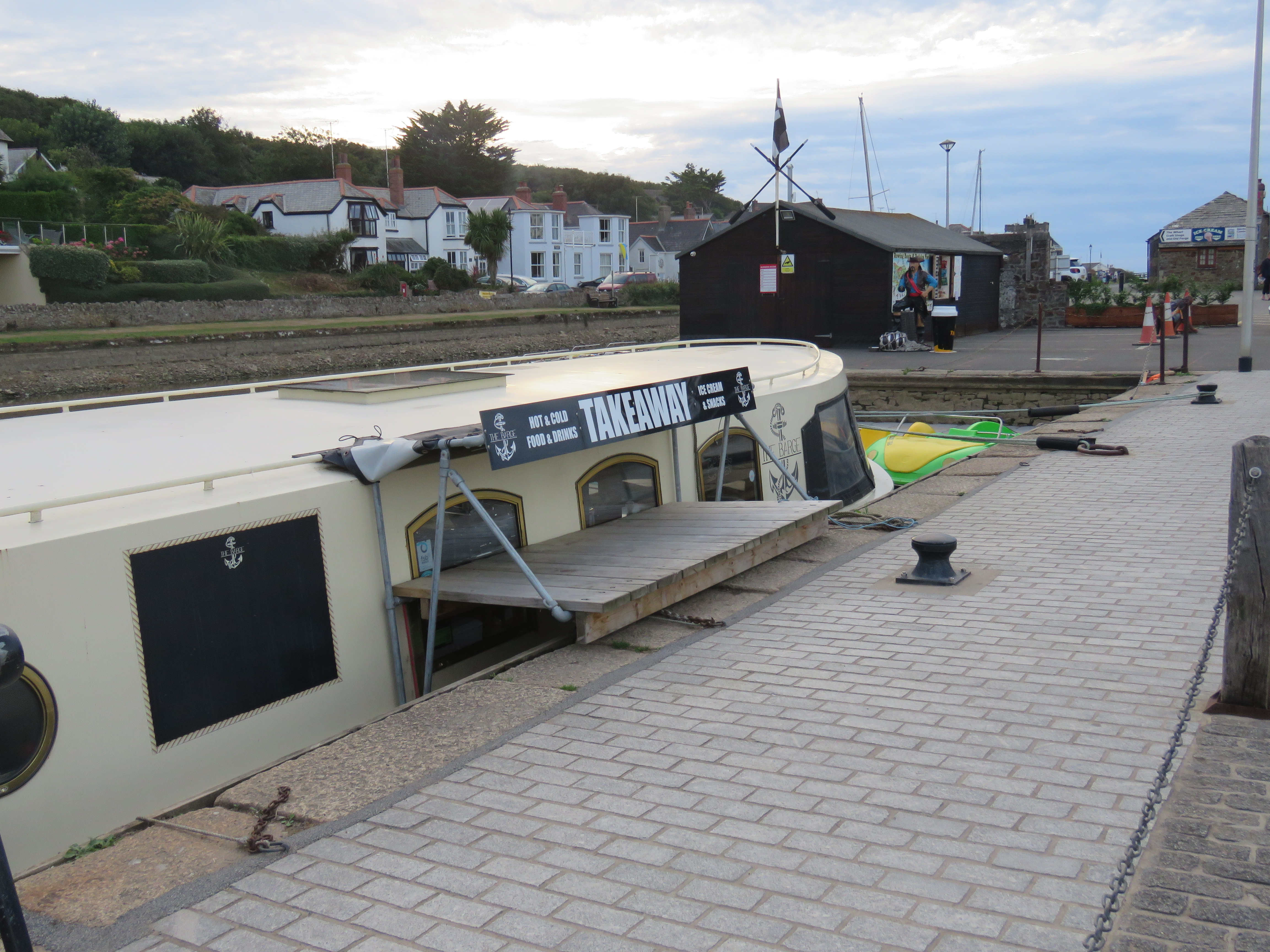 The barge at low level during the drought on Bude canal